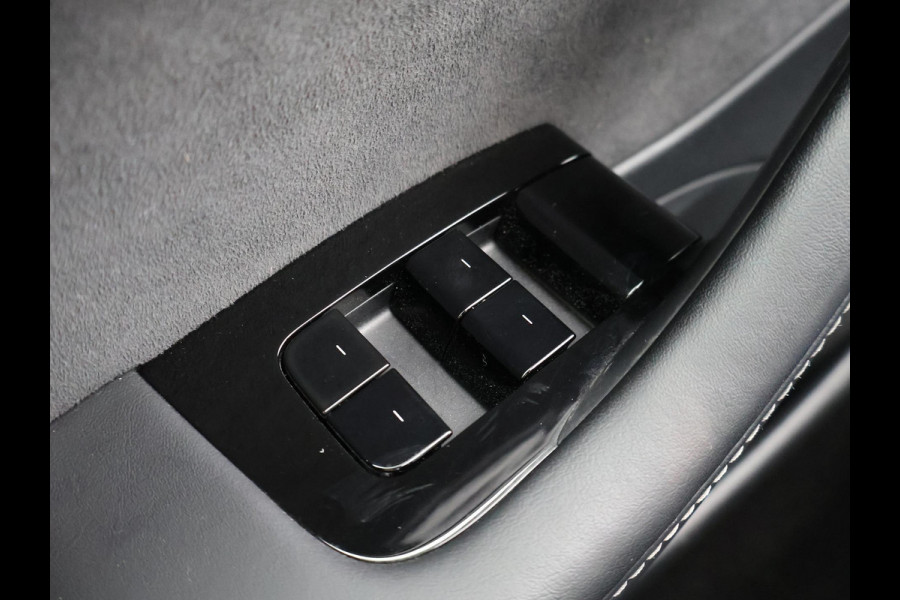 Tesla Model 3 RWD 60KWH 1e EIG SOD ACCU 89% GARANTIE 2031 BI-TONE BODY. DODEHOEK CAMERA . PARKEERSENSOREN V+A . STOELVERWARMING . PANORAMADAK . APPLE CARPLAY & ANDROID AUTO