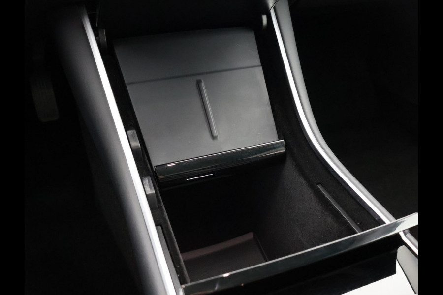 Tesla Model 3 RWD 60KWH 1e EIG SOD ACCU 89% GARANTIE 2031 BI-TONE BODY. DODEHOEK CAMERA . PARKEERSENSOREN V+A . STOELVERWARMING . PANORAMADAK . APPLE CARPLAY & ANDROID AUTO