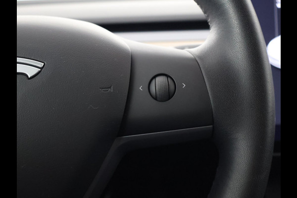 Tesla Model 3 RWD 60KWH 1e EIG SOD ACCU 89% GARANTIE 2031 BI-TONE BODY. DODEHOEK CAMERA . PARKEERSENSOREN V+A . STOELVERWARMING . PANORAMADAK . APPLE CARPLAY & ANDROID AUTO