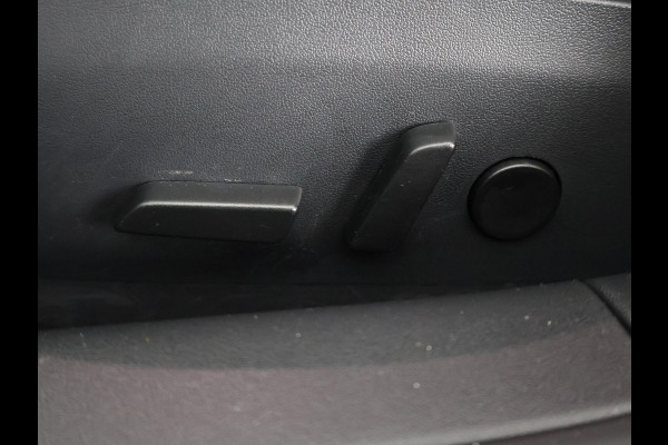 Tesla Model 3 RWD 60KWH 1e EIG SOD ACCU 89% GARANTIE 2031 BI-TONE BODY. DODEHOEK CAMERA . PARKEERSENSOREN V+A . STOELVERWARMING . PANORAMADAK . APPLE CARPLAY & ANDROID AUTO