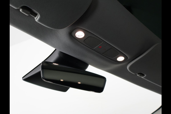 Tesla Model 3 RWD 60KWH 1e EIG SOD ACCU 89% GARANTIE 2031 BI-TONE BODY. DODEHOEK CAMERA . PARKEERSENSOREN V+A . STOELVERWARMING . PANORAMADAK . APPLE CARPLAY & ANDROID AUTO