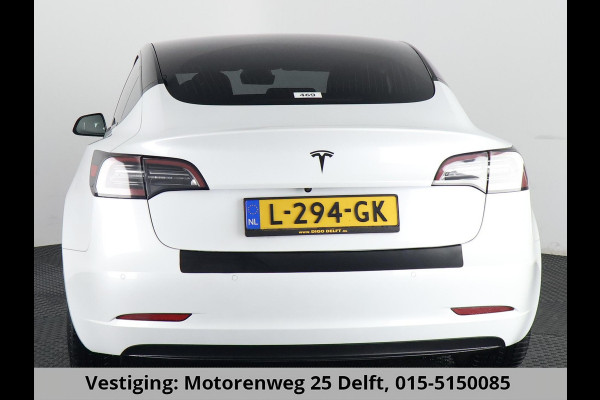 Tesla Model 3 RWD 60KWH 1e EIG SOD ACCU 89% GARANTIE 2031 BI-TONE BODY. DODEHOEK CAMERA . PARKEERSENSOREN V+A . STOELVERWARMING . PANORAMADAK . APPLE CARPLAY & ANDROID AUTO
