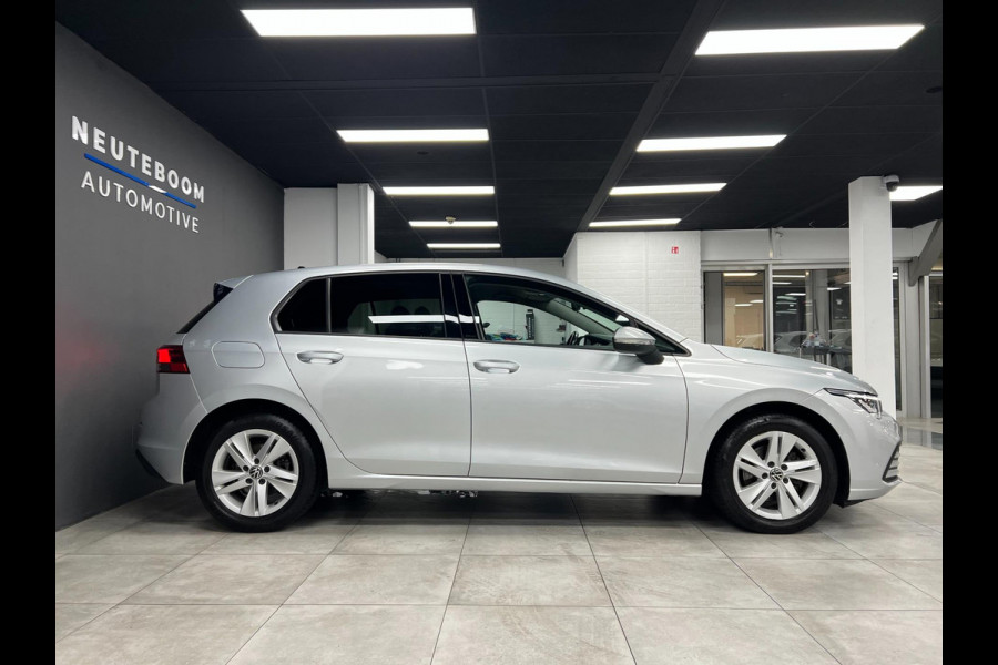 Volkswagen Golf 1.5 eTSI Lane Assist|Camera| Carplay|Cruise|