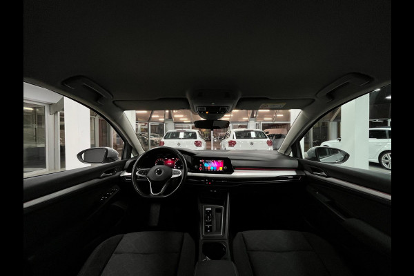 Volkswagen Golf 1.5 eTSI Lane Assist|Camera| Carplay|Cruise|