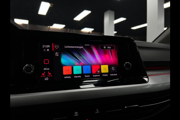 Volkswagen Golf 1.5 eTSI Lane Assist|Camera| Carplay|Cruise|