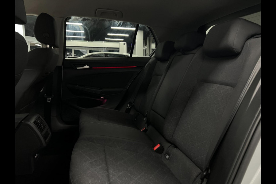 Volkswagen Golf 1.5 eTSI Lane Assist|Camera| Carplay|Cruise|