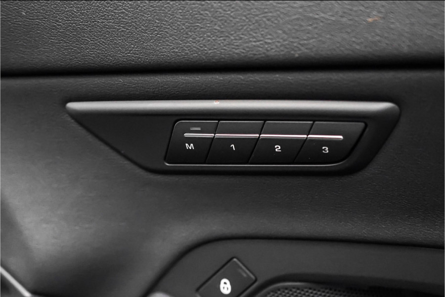 Jaguar E-Pace 2.0 P250 AWD HSE R-Dynamic CarPlay Trekhaak Camera 19"