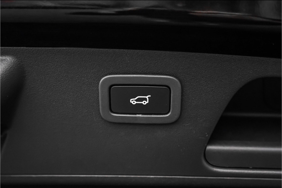 Jaguar E-Pace 2.0 P250 AWD HSE R-Dynamic CarPlay Trekhaak Camera 19"