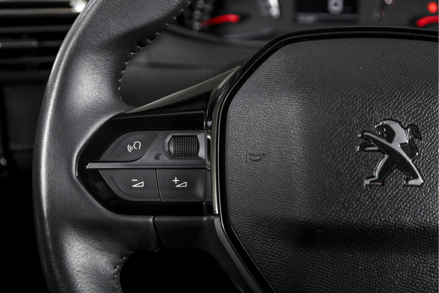 Peugeot 208 1.2 PureTech 100 PK Allure | Cruise | Stoelverw. | PDC | Camera | App. Connect | ECC | DAB | LM 16" |