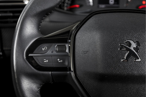 Peugeot 208 1.2 PureTech 100 PK Allure | Cruise | Stoelverw. | PDC | Camera | App. Connect | ECC | DAB | LM 16" |