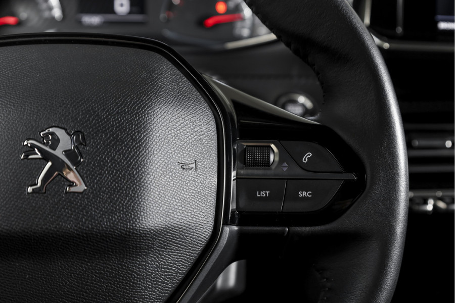 Peugeot 208 1.2 PureTech 100 PK Allure | Cruise | Stoelverw. | PDC | Camera | App. Connect | ECC | DAB | LM 16" |