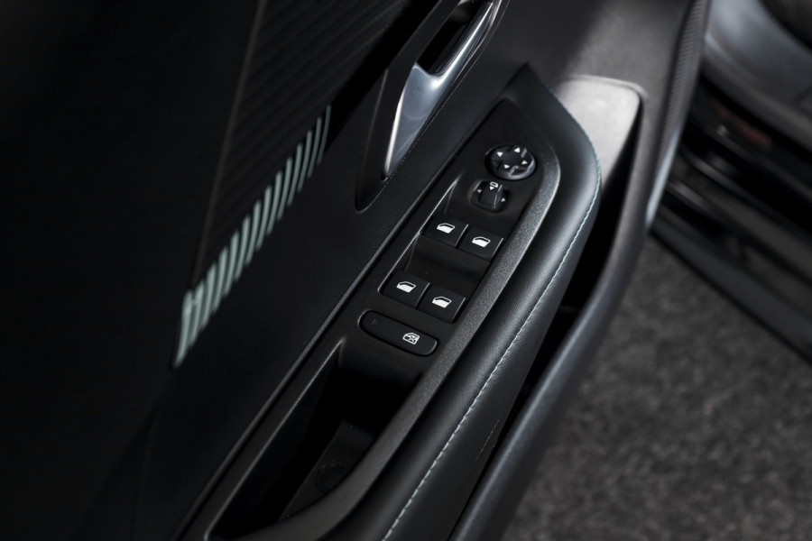 Peugeot 208 1.2 PureTech 100 PK Allure | Cruise | Stoelverw. | PDC | Camera | App. Connect | ECC | DAB | LM 16" |