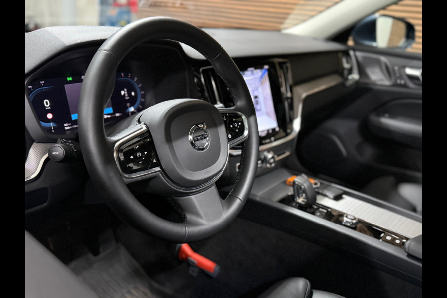 Volvo V60 2.0 B4 Plus Bright | Pano | Standkachel | Trekhaak | Licht-pakket | Harman Kardon | Parkeerassist-pakket | Winter-pakket