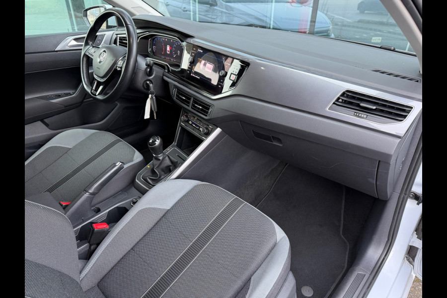 Volkswagen Polo 1.0 TSI Highline - Virt. Cockpit - Navi - Climate - Parkeerhulp v+a - Org.NL