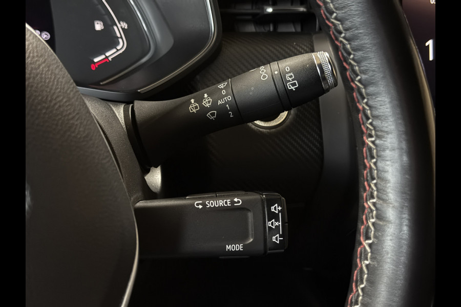 Renault Clio 1.3 TCe 130pk R.S. Line | Groot Navi | Camera | 17" | Led | Carplay | Cruise | PDC  V+A | 100% Onderhouden!