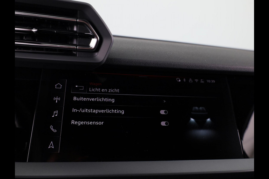 Audi A3 Sportback 40 TFSI e Pro Line 204pk | 18 inch Lichtmetalen velgen | Parkeercamera| Navigatie via App | Stoelverwarming