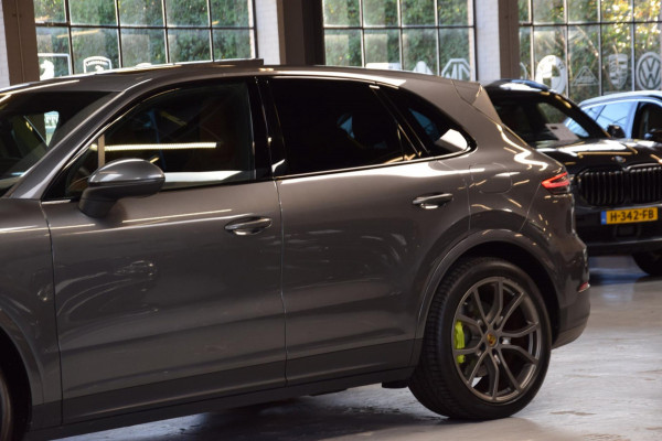 Porsche Cayenne 3.0 E-Hybrid *Nw.Model*Navi|Panoramadak|ACC|Rear Entertainment|Soft-Close|2e Eig.|