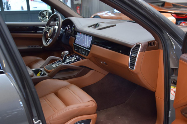Porsche Cayenne 3.0 E-Hybrid *Nw.Model*Navi|Panoramadak|ACC|Rear Entertainment|Soft-Close|2e Eig.|