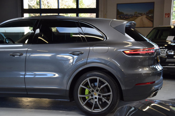 Porsche Cayenne 3.0 E-Hybrid *Nw.Model*Navi|Panoramadak|ACC|Rear Entertainment|Soft-Close|2e Eig.|
