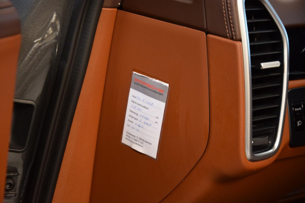 Porsche Cayenne 3.0 E-Hybrid *Nw.Model*Navi|Panoramadak|ACC|Rear Entertainment|Soft-Close|2e Eig.|