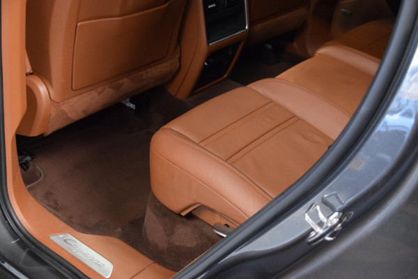 Porsche Cayenne 3.0 E-Hybrid *Nw.Model*Navi|Panoramadak|ACC|Rear Entertainment|Soft-Close|2e Eig.|