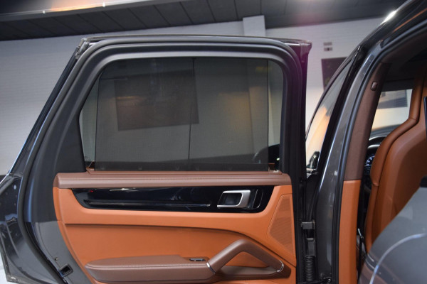 Porsche Cayenne 3.0 E-Hybrid *Nw.Model*Navi|Panoramadak|ACC|Rear Entertainment|Soft-Close|2e Eig.|