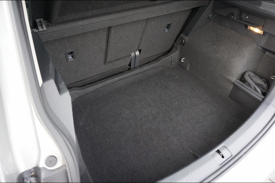 Volkswagen Tiguan 150PK Comfortline AUTOMAAT | TREKHAAK | ALL-SEASON