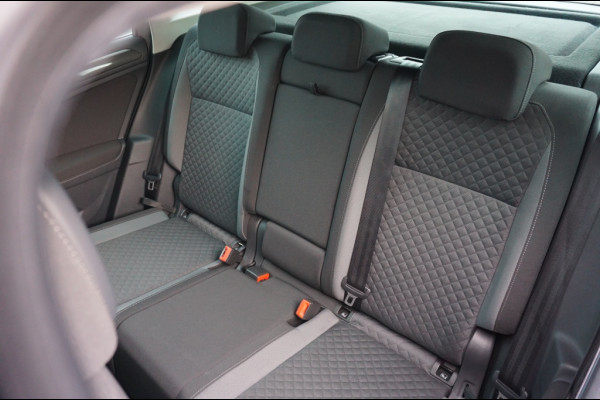 Volkswagen Tiguan 150PK Comfortline AUTOMAAT | TREKHAAK | ALL-SEASON