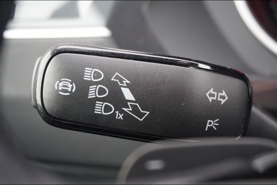 Volkswagen Tiguan 150PK Comfortline AUTOMAAT | TREKHAAK | ALL-SEASON