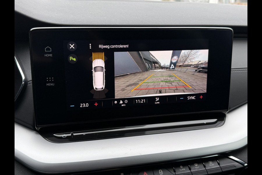 Škoda Octavia Combi BWJ 2021 | 1.0 e-TSI 111PK Sport BuS. AUTOMAAT | TREKHAAK | SPORTSTOELEN | CAMERA A | CARPLAY | CLIMA | NAVI 18'' LMV |