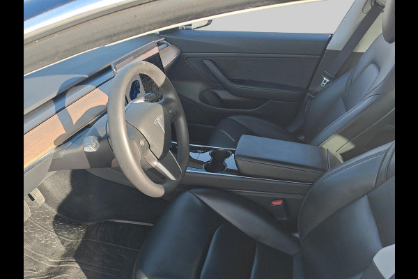 Tesla Model 3 Standard RWD Plus 60 kWh | Dodehoek detector | Panoramadak | Voorstoelen verwarmd | SOH 91%