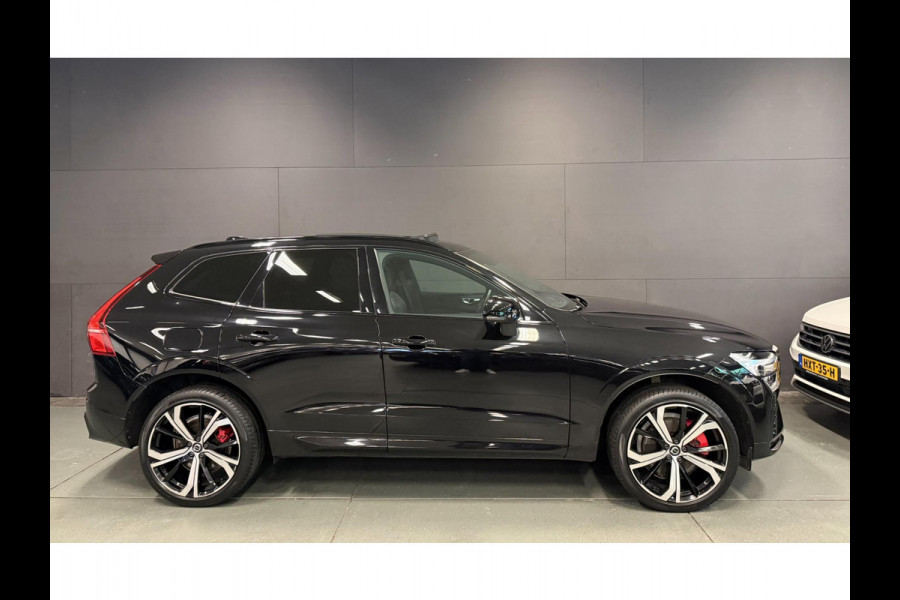 Volvo XC60 2.0 T8 R-DESIGN AWD 455PK SOH-TEST Black Edition PANO/H-KARDON/DAB/CARPLAY/LEDER/M-STOELEN///