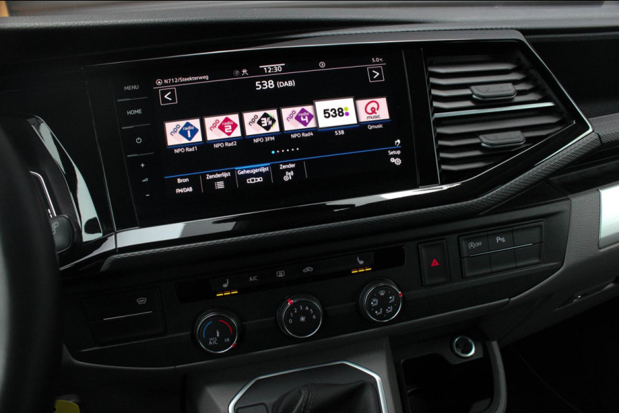 Volkswagen Transporter 2.0 TDI L2H1 BULLI DUBBEL CABINE 150PK 2020 JB- EDIITON / ACTIVE DISPLAY / VERLAGINGSVEREN / APPLE CARPLAY