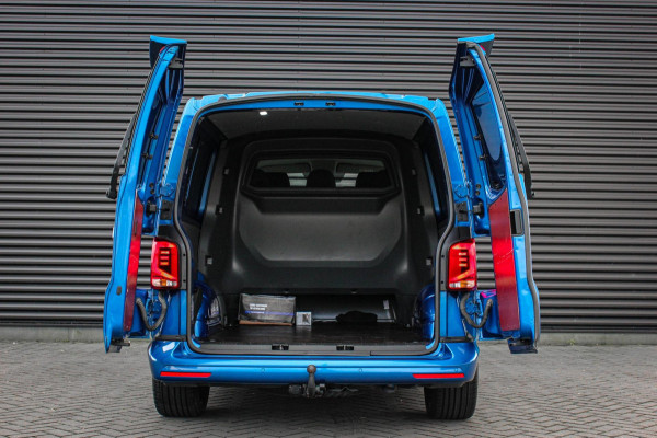Volkswagen Transporter 2.0 TDI L2H1 BULLI DUBBEL CABINE 150PK 2020 JB- EDIITON / ACTIVE DISPLAY / VERLAGINGSVEREN / APPLE CARPLAY