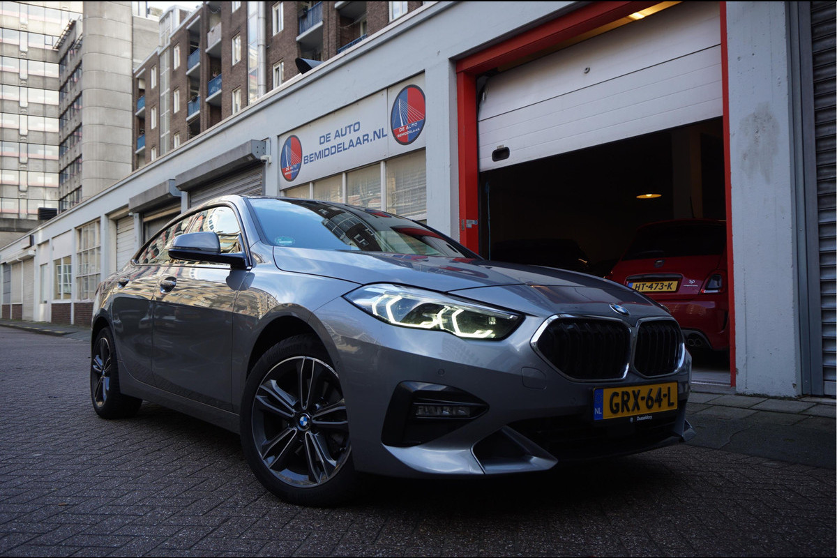 BMW 2 Serie Gran Coupé 218i | Panoramadak | Leer | Sportstoelen | M-Sport accenten | Verwarmd Sportstuur | Stoelverwarming | BMW onderhouden | 2/2026 beurt gehad |