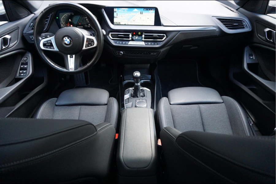BMW 2 Serie Gran Coupé 218i | Panoramadak | Leer | Sportstoelen | M-Sport accenten | Verwarmd Sportstuur | Stoelverwarming | BMW onderhouden | 2/2026 beurt gehad |