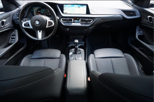 BMW 2 Serie Gran Coupé 218i | Panoramadak | Leer | Sportstoelen | M-Sport accenten | Verwarmd Sportstuur | Stoelverwarming | BMW onderhouden | 2/2026 beurt gehad |