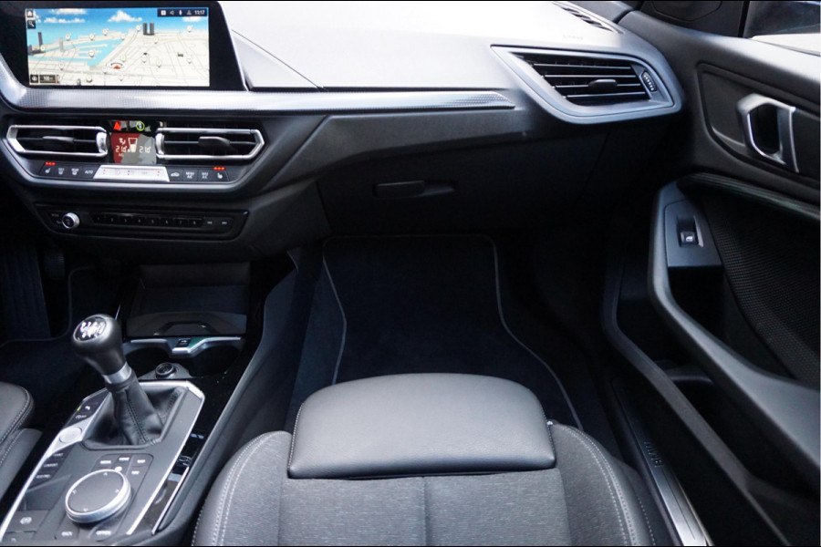 BMW 2 Serie Gran Coupé 218i | Panoramadak | Leer | Sportstoelen | M-Sport accenten | Verwarmd Sportstuur | Stoelverwarming | BMW onderhouden | 2/2026 beurt gehad |