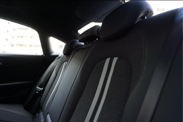 BMW 2 Serie Gran Coupé 218i | Panoramadak | Leer | Sportstoelen | M-Sport accenten | Verwarmd Sportstuur | Stoelverwarming | BMW onderhouden | 2/2026 beurt gehad |