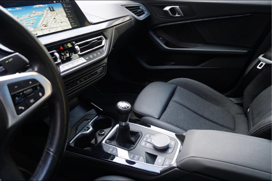 BMW 2 Serie Gran Coupé 218i | Panoramadak | Leer | Sportstoelen | M-Sport accenten | Verwarmd Sportstuur | Stoelverwarming | BMW onderhouden | 2/2026 beurt gehad |