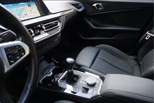 BMW 2 Serie Gran Coupé 218i | Panoramadak | Leer | Sportstoelen | M-Sport accenten | Verwarmd Sportstuur | Stoelverwarming | BMW onderhouden | 2/2026 beurt gehad |