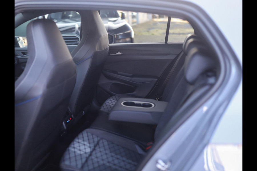 Volkswagen Golf 1.5 TSI R-Line Edition