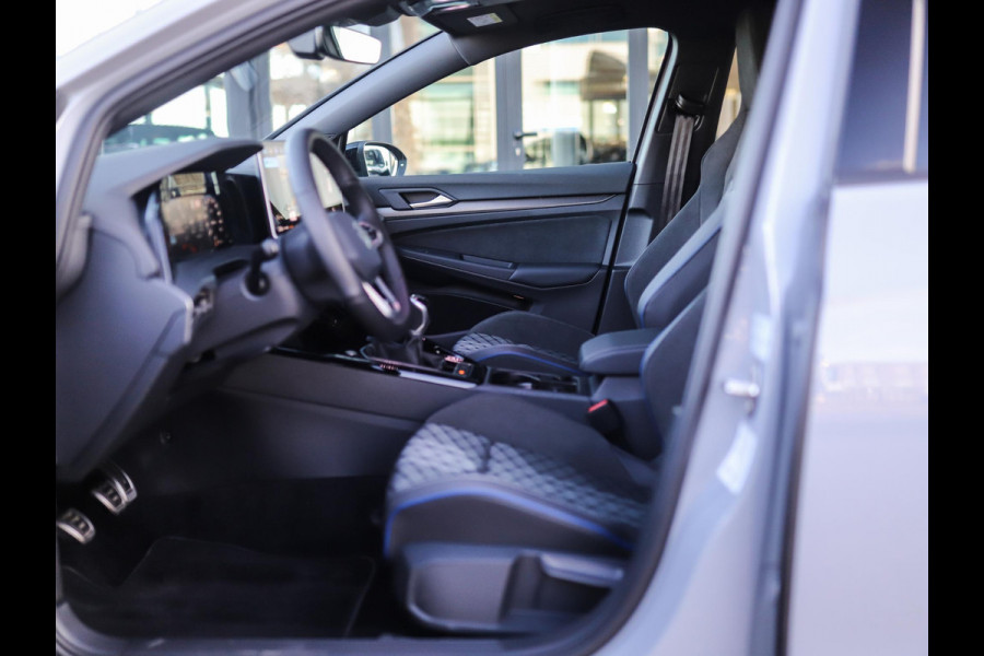 Volkswagen Golf 1.5 TSI R-Line Edition