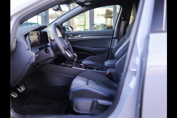 Volkswagen Golf 1.5 TSI R-Line Edition