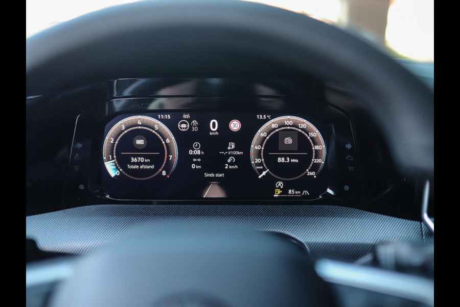 Volkswagen Golf 1.5 TSI R-Line Edition