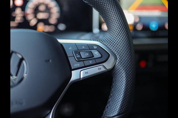 Volkswagen Golf 1.5 TSI R-Line Edition