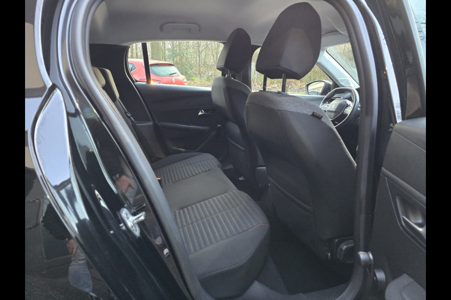 Peugeot 208 1.2 75PK Active | 12MND GARANTIE | CARPLAY | CRUISE | NIEUWE APK | TREKHAAK |