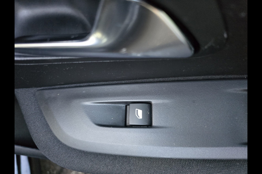 Peugeot 208 1.2 75PK Active | 12MND GARANTIE | CARPLAY | CRUISE | NIEUWE APK | TREKHAAK |