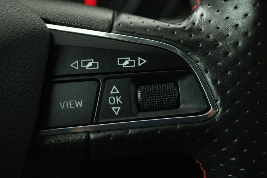 Seat Leon ST 1.5 TSI FR Ultimate Edition (SFEERVERLICHTING, STOELVERWARMING, NAVIGATIE CARPLAY, CRUISE ADAPTIEF, SENSOREN)