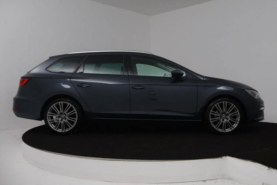 Seat Leon ST 1.5 TSI FR Ultimate Edition (SFEERVERLICHTING, STOELVERWARMING, NAVIGATIE CARPLAY, CRUISE ADAPTIEF, SENSOREN)
